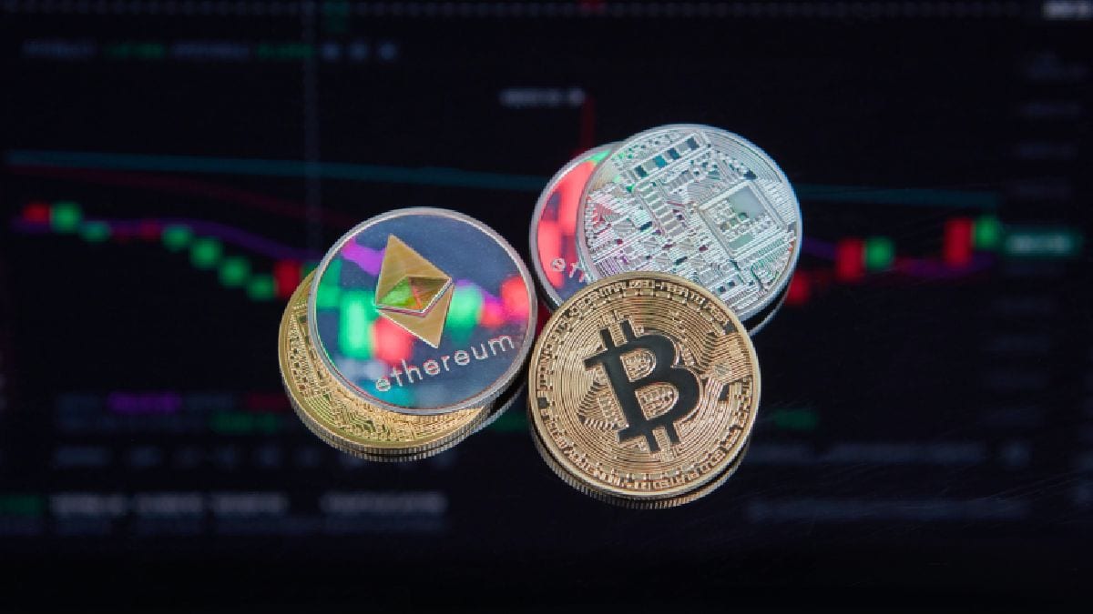 BTC, ETH Show No Price Hikes Despite Christmas, Most Altcoins See Small Gains