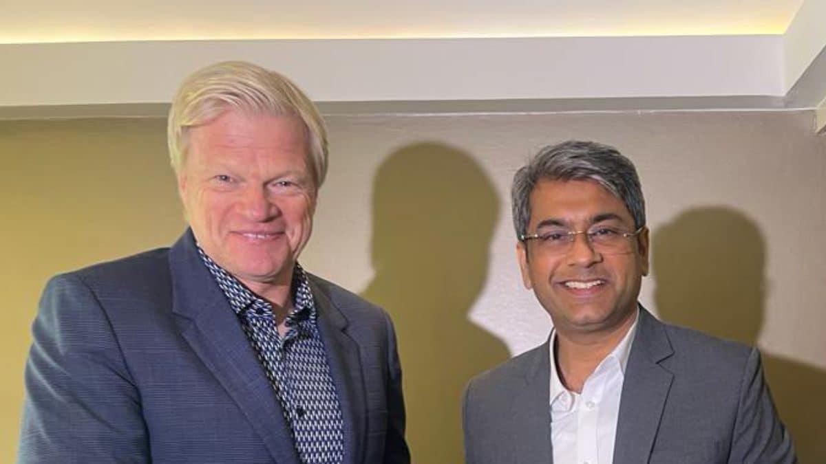 Legendary German Goalkeeper Oliver Kahn Lands in India, Welcomed by AIFF Chief Kalyan Chaubey