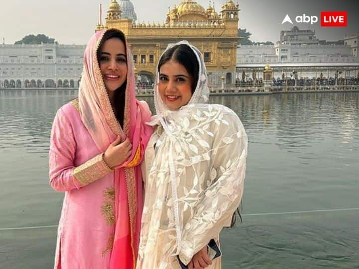 Uorfi Javed Visit Golden Temple Wear Pink Suit Look Simple Social Media Viral