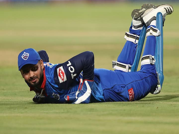 Viral Video Claims Rishabh Pant Visited Delhi Capitals Camp In Kolkata Ahead Of IPL 2024 Auction