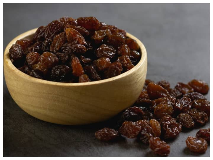 Why Should Women Eat Black Raisins Need To Know Black Kishmish Benifit In Empty Stomach