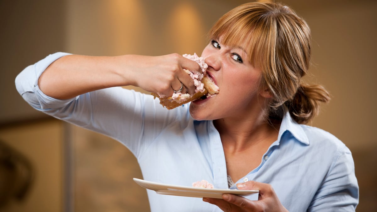 5 Tricks To Stay A Forever Messy Eater And Still Save Your Favourite White Shirt