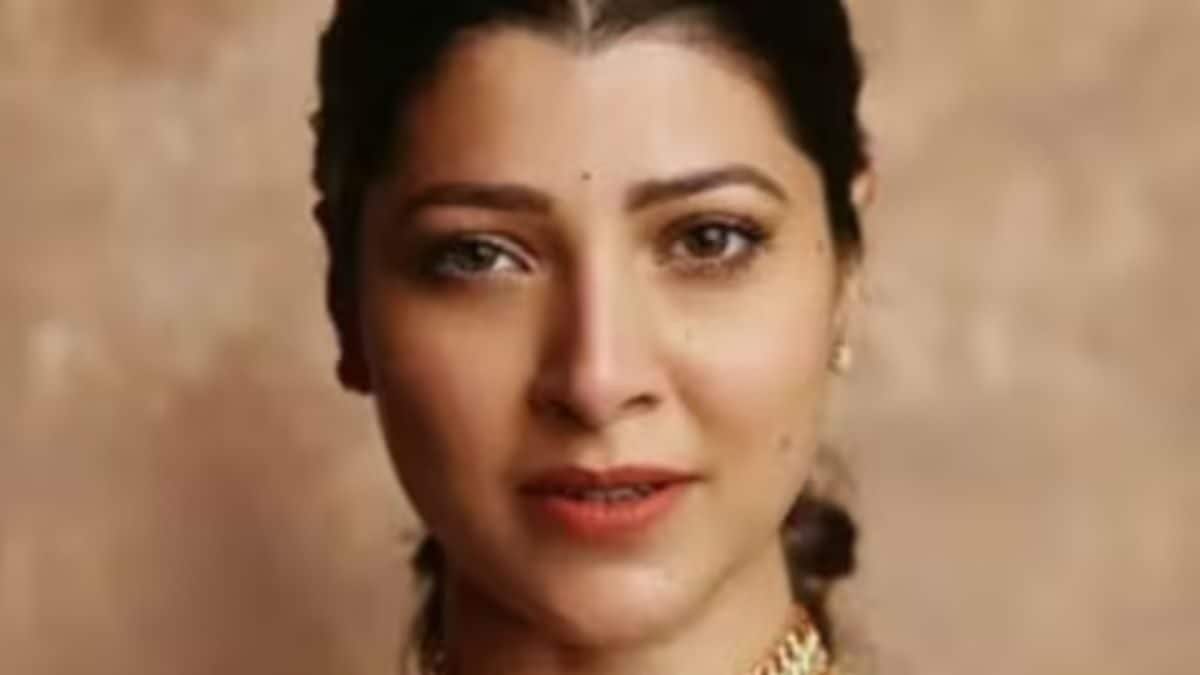 'People Are Not Stupid': Actress Tejaswini Pandit's Tweet On NCP Gains Attention