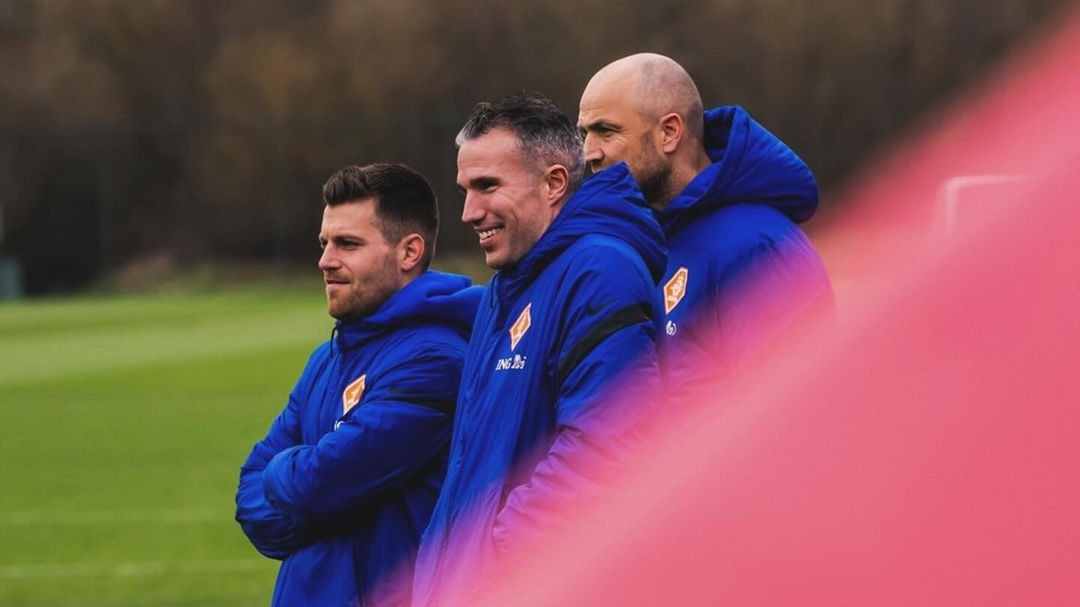 premier league Former striker Robin van Persie spotted at Manchester United training as part of UEFA coaching course