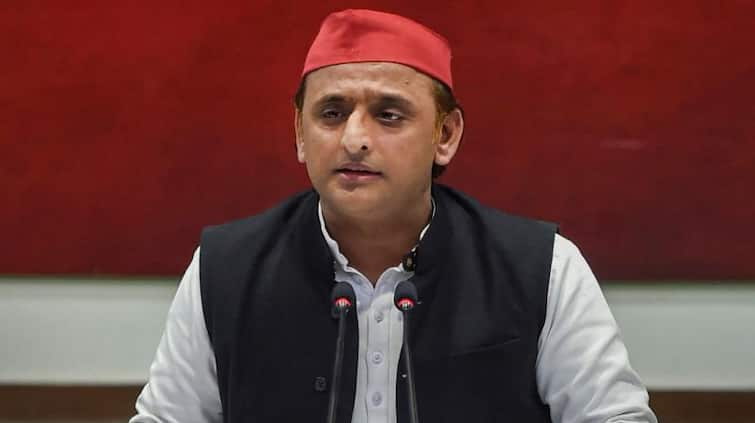 Akhilesh Yadav attacks Yogi Adityanath says Can not be a Yogi if does not believe in democracy