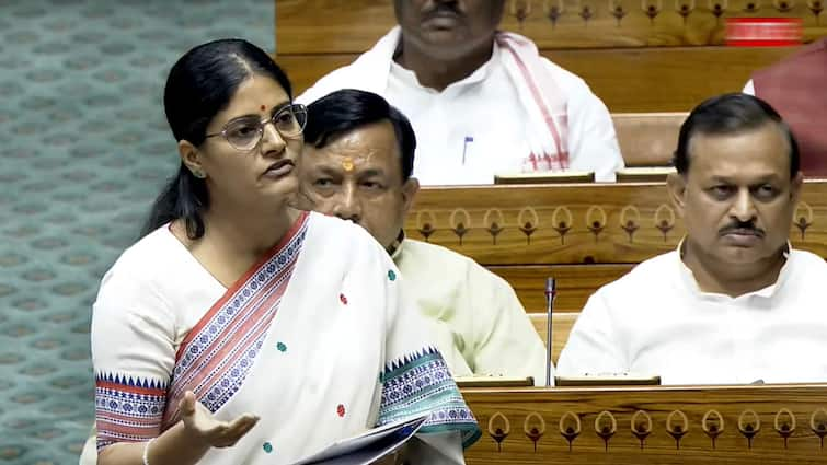 Anupriya Patel presented Doctor-population ratio stats in loksabha JP Nadda slams WHO report Doctor-population ratio: WHO के मानक से बेहतर देश में डॉक्टरों की संख्या