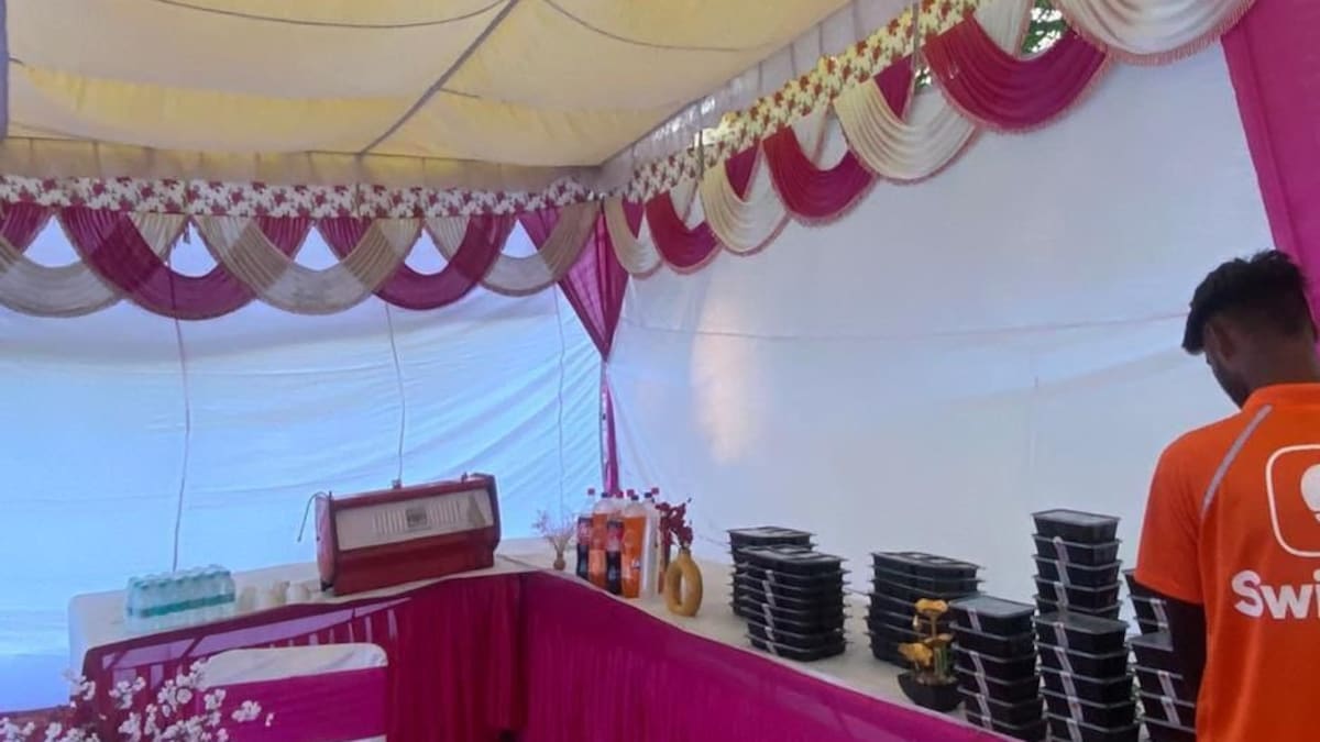 Delhi Couple Uses Swiggy To Cater Engagement Ceremony, Internet Reacts