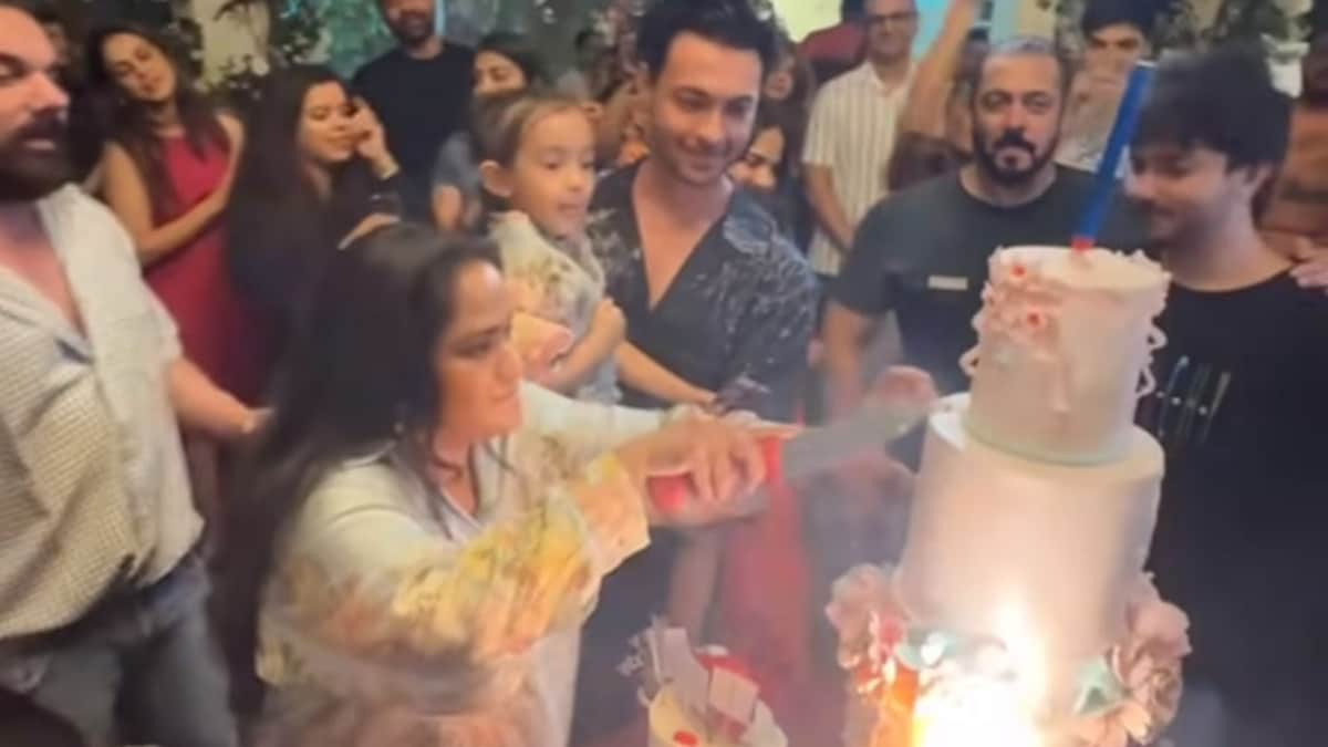 Inside Arpita Khans Foodilicious Birthday With Salman Khan, Riteish, Genelia Deshmukh And More