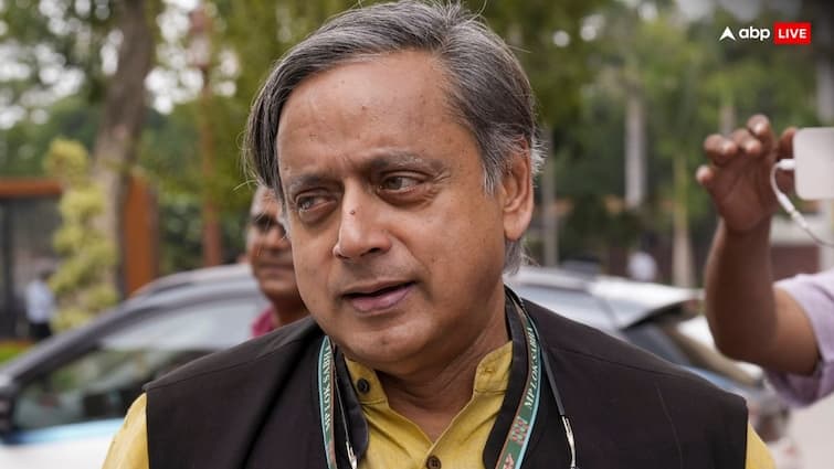 Bangladesh Government Crisis News Congress MP Shashi Tharoor says they are our cousins Bangladesh News: ‘वे हमारे ही चचेरे भाई-बहन’, सुलगते बांग्लादेश की हालत पर बोले शशि थरूर